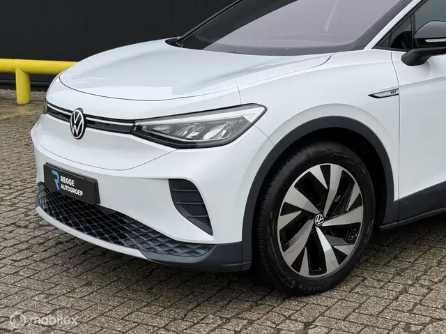 Volkswagen ID.4 view 6