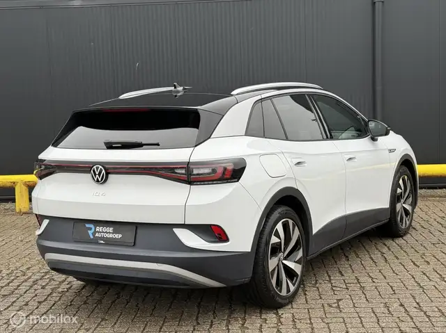 Volkswagen ID.4 view 3