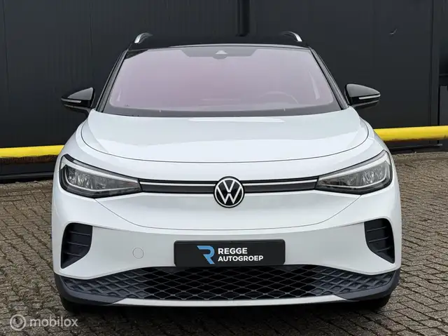 Volkswagen ID.4 view 5