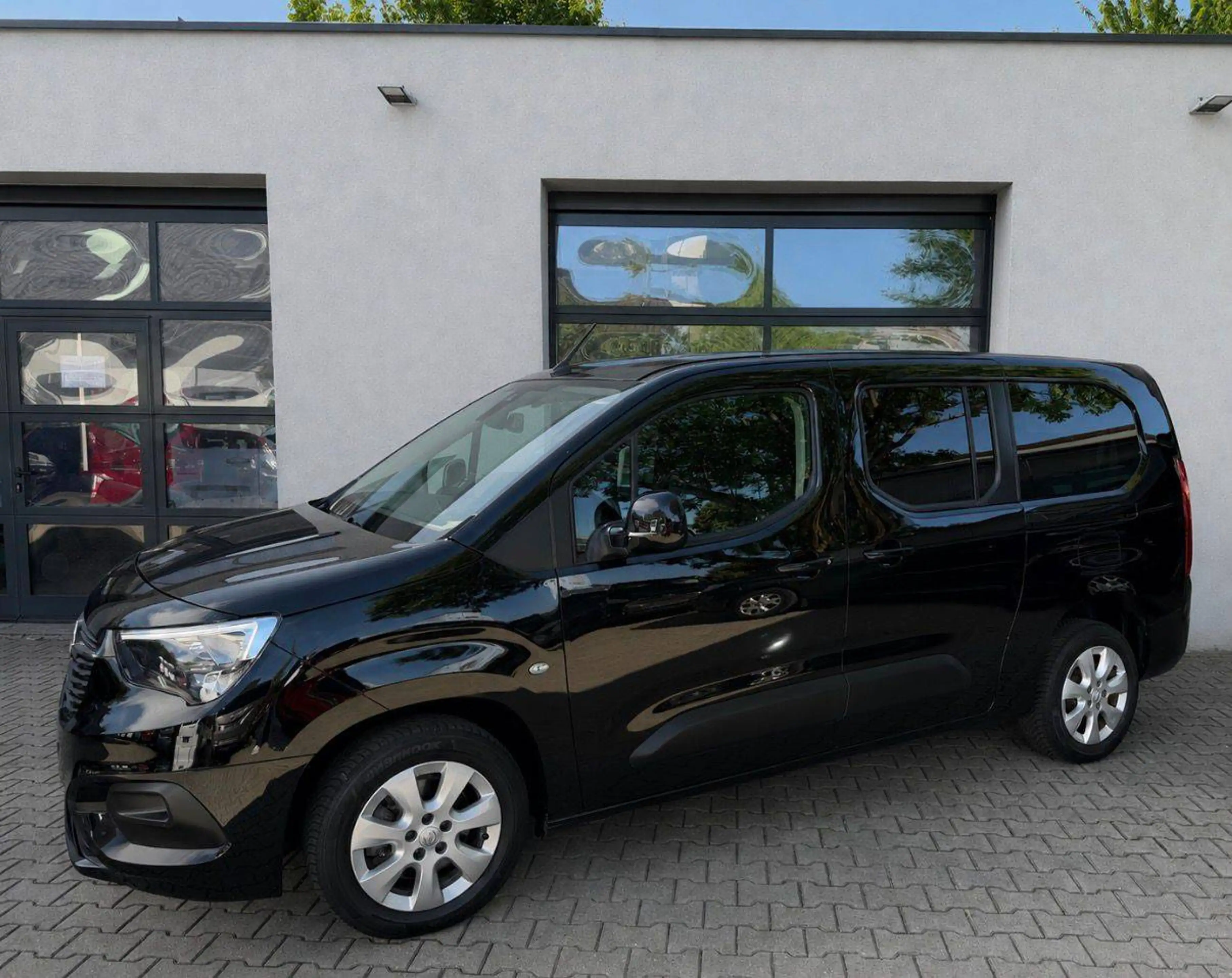 Opel Combo - e Elektro Behindertengerecht Rollstuhlrampe — photo 5