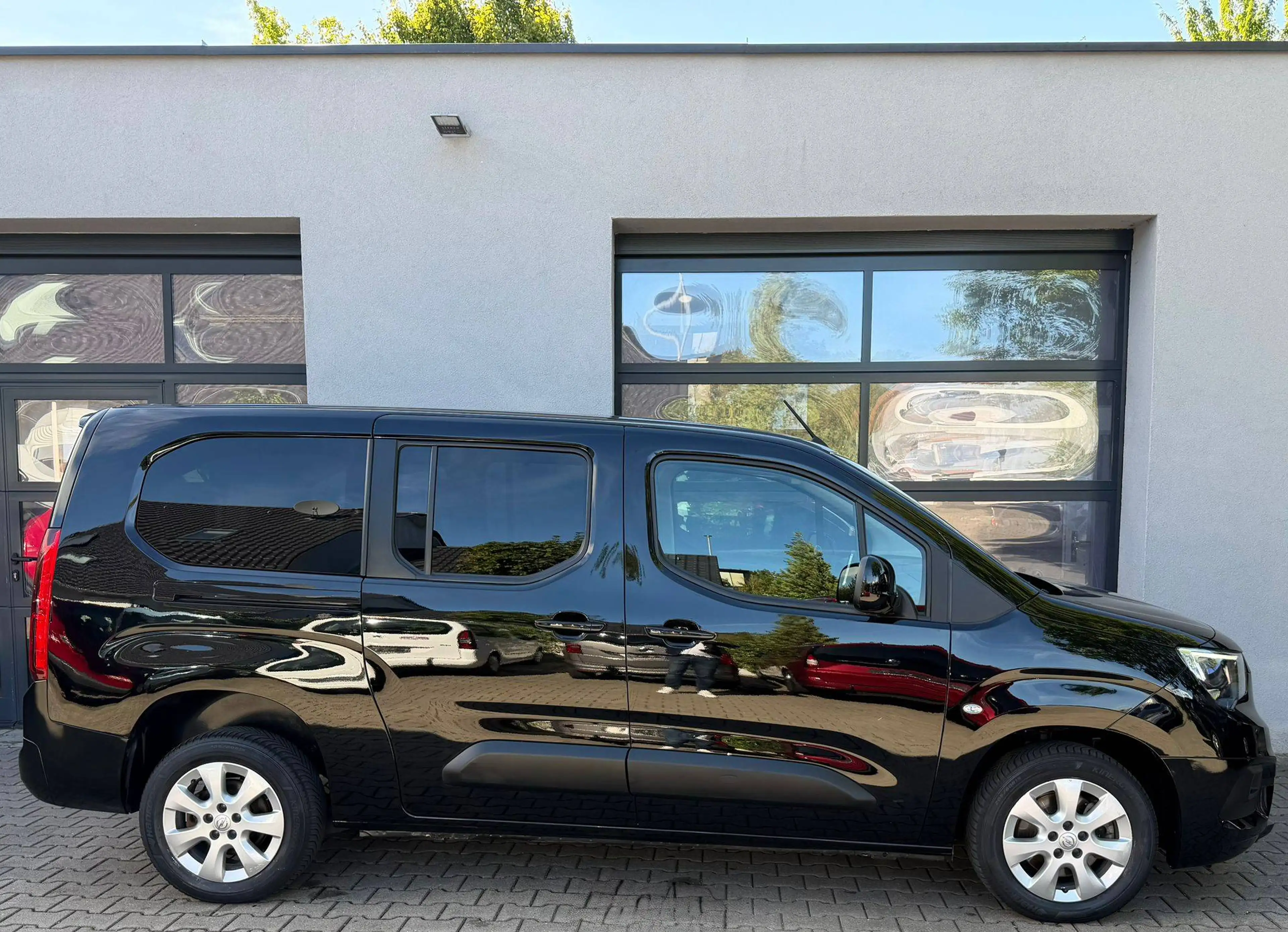Opel Combo - e Elektro Behindertengerecht Rollstuhlrampe — photo 7