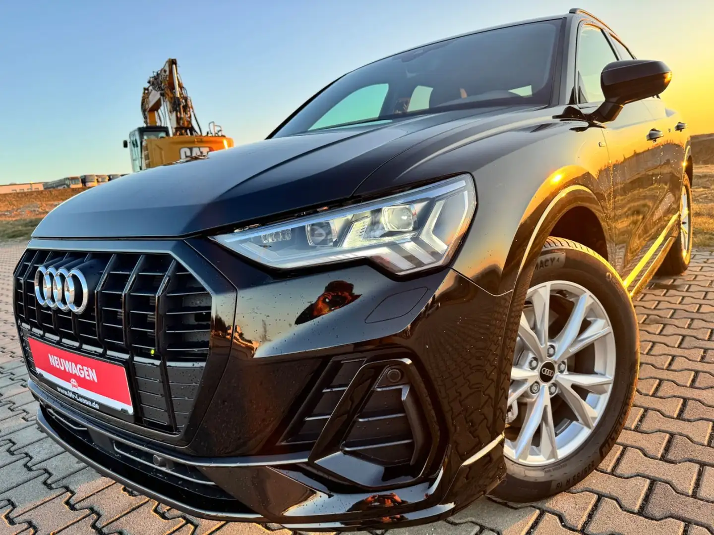 Audi Q3 40 TDI Q S line STANDHZG AHK MATRIX VC+ KS CA Schwarz - 1