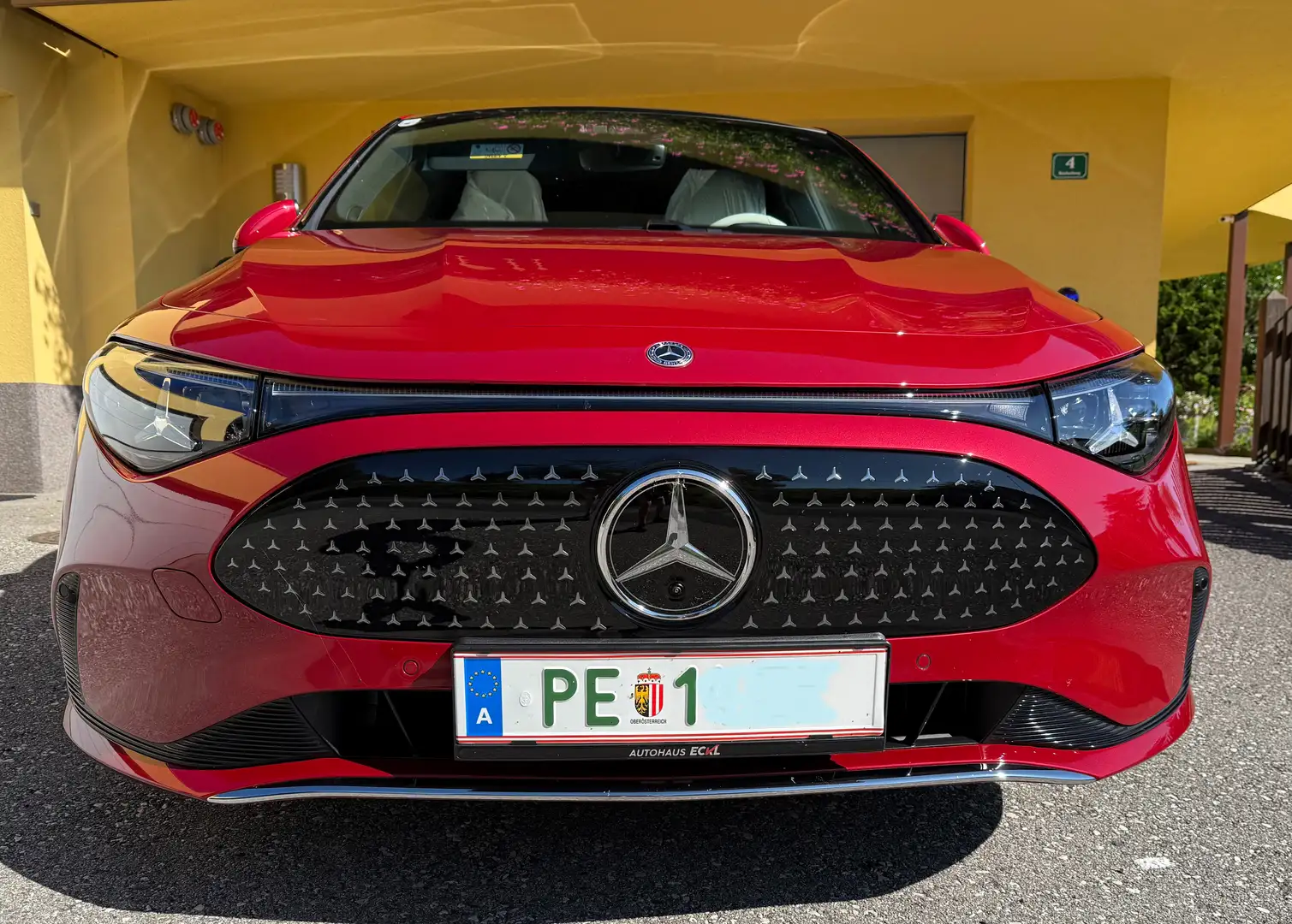 Mercedes-Benz CLA 250 CLA 250+ EQ Rot - 2