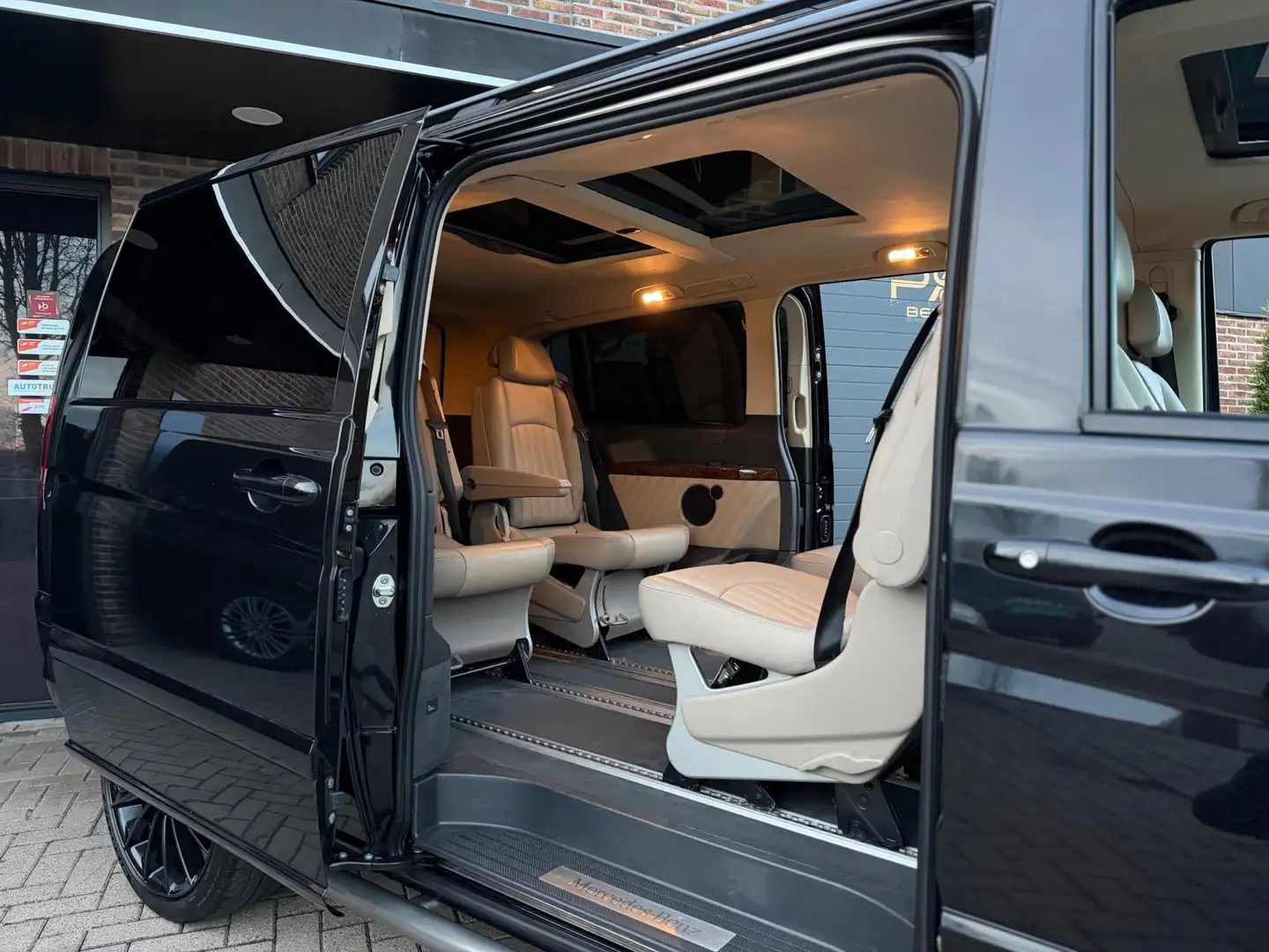 Mercedes-Benz Viano 3.0 CDI V6 Automaat Ambiente Edition Extra Lang Pe Schwarz - 2