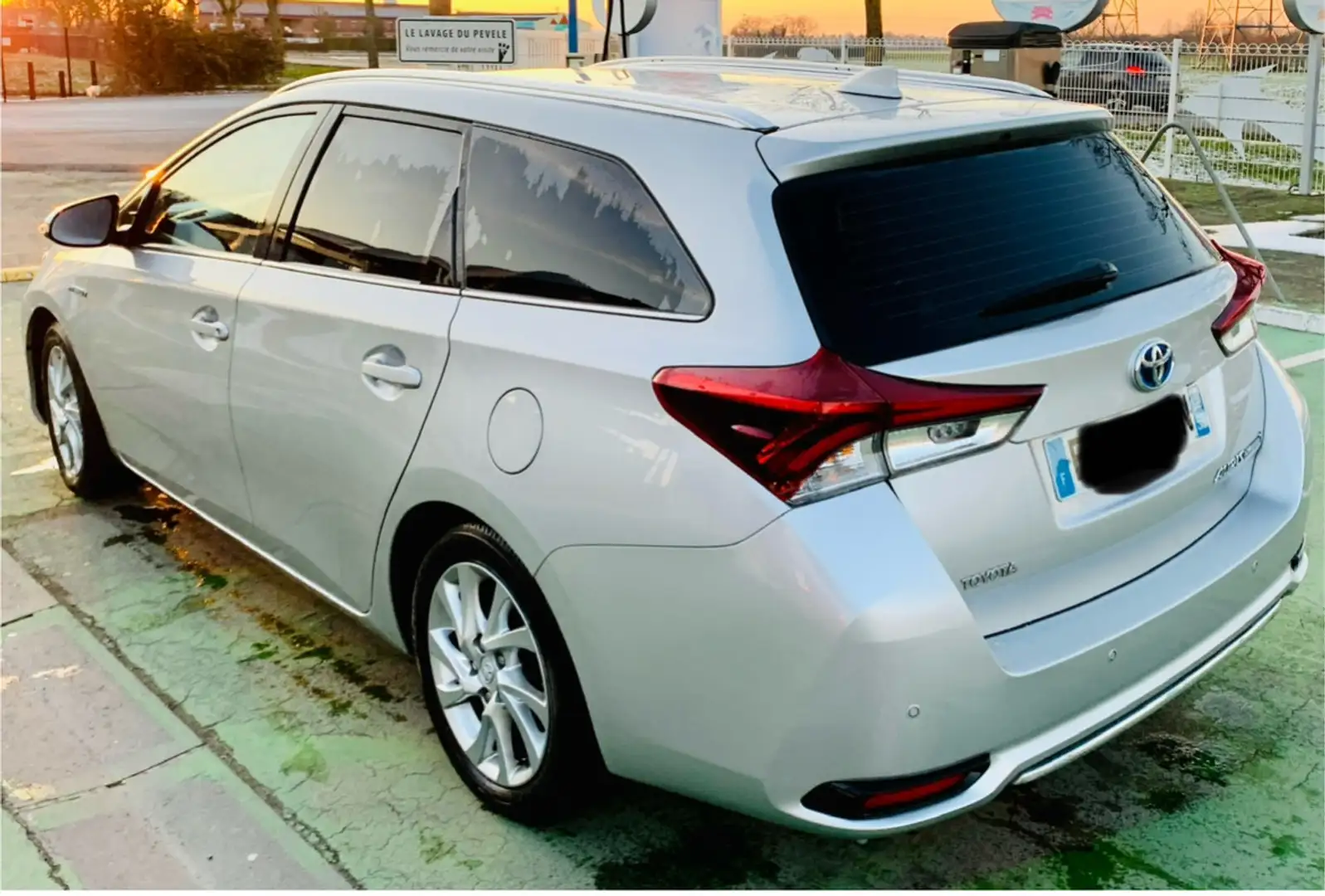 Toyota Auris Touring Sports Hybride 136h Design - 2