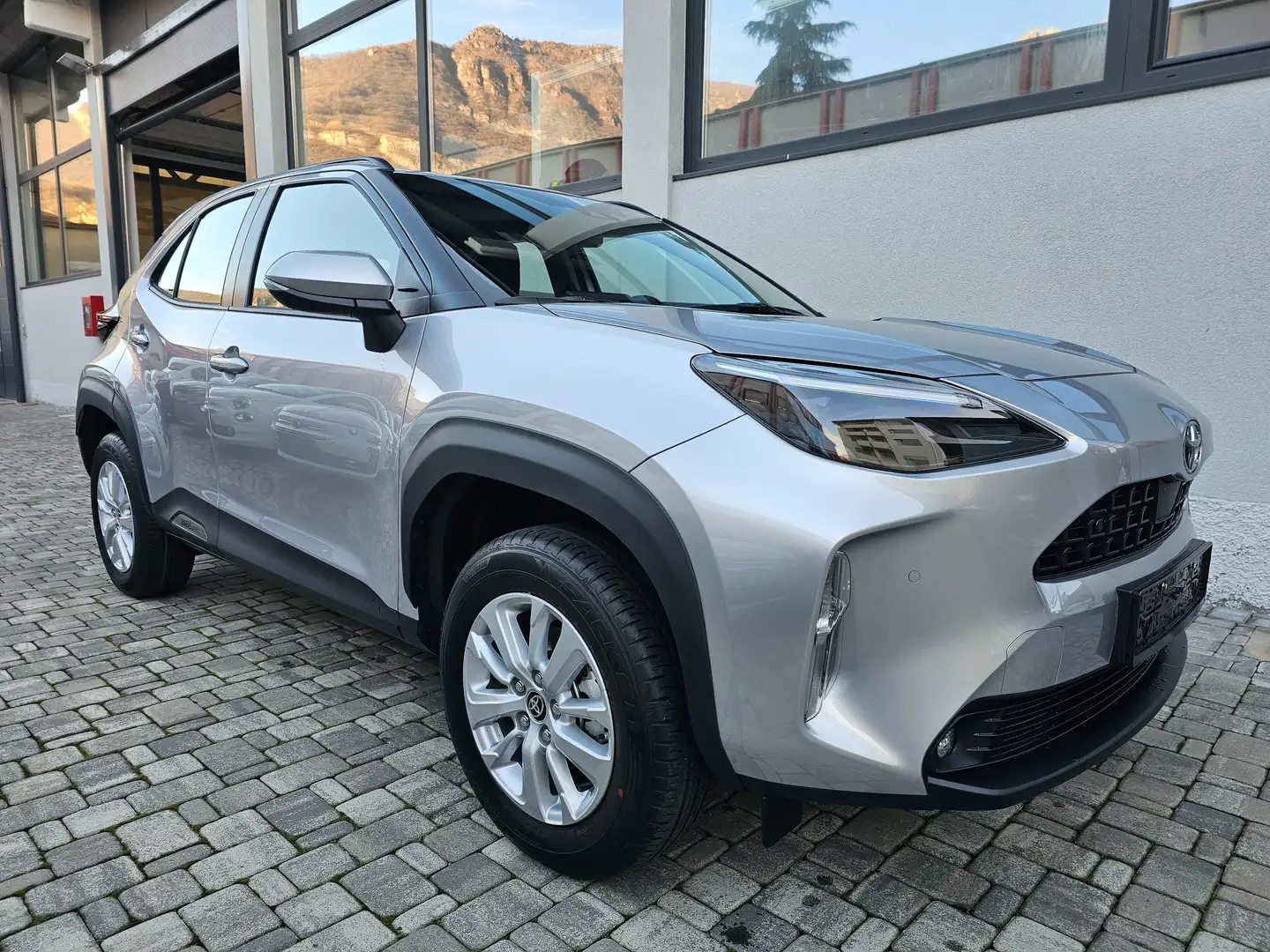 Toyota Yaris Cross usata a Lecco per € 32.500,-