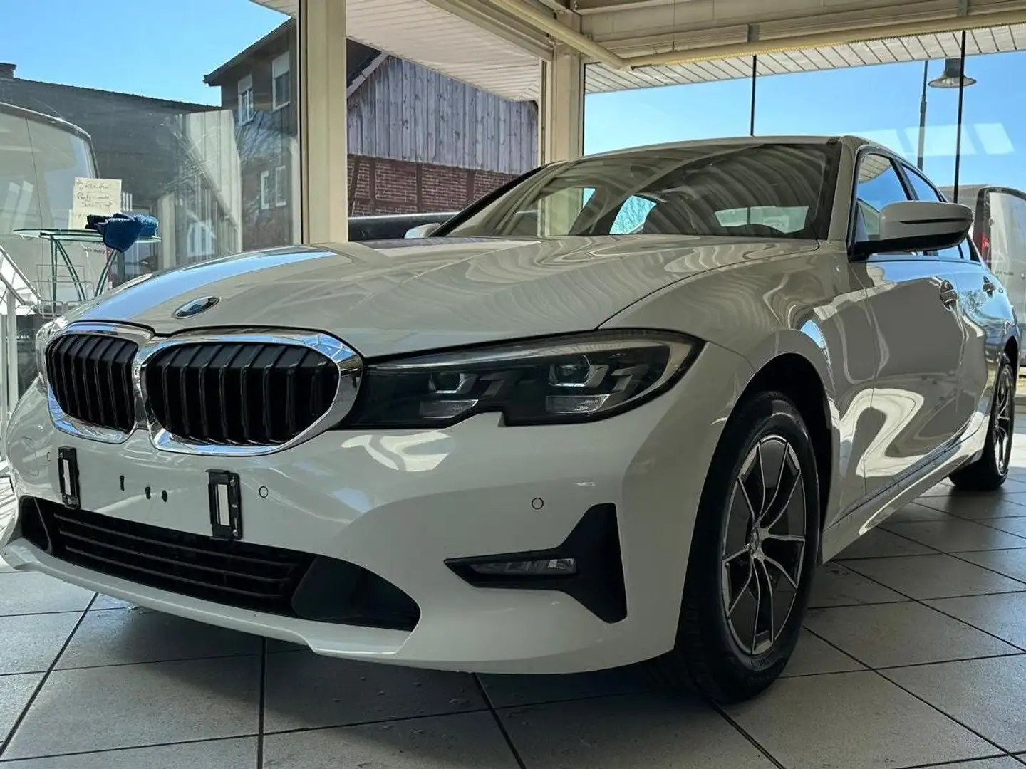 BMW 318 318 d, Advantage Weiß - 2