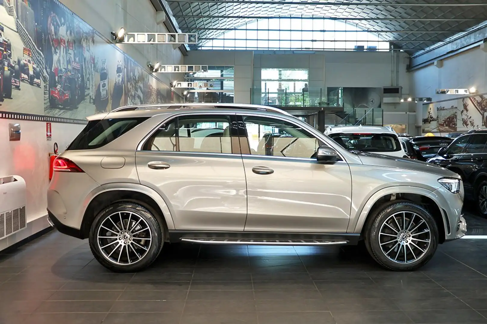 Mercedes-Benz GLE 300 d 4Matic Premium AMG - TETTO/SEDILI VENT./360/21" Grau - 2