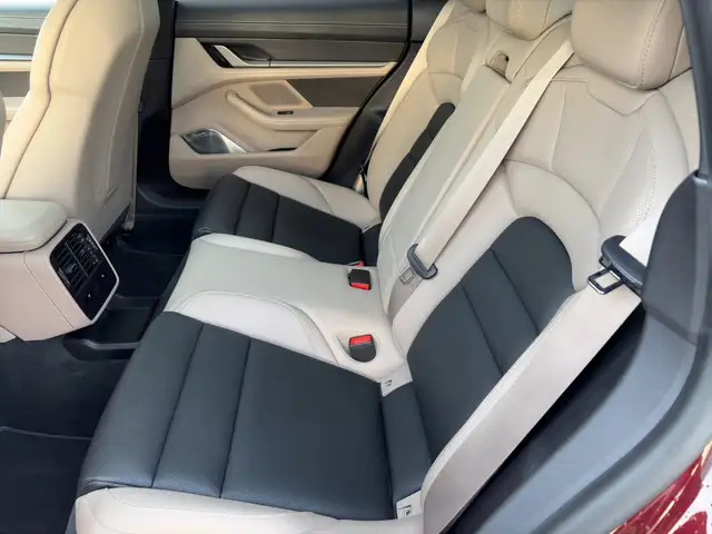 Porsche Taycan Turbo Ansicht 10