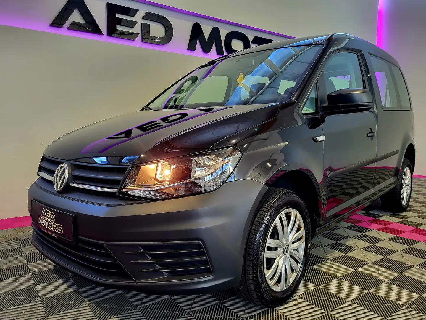 Volkswagen Caddy Conceptline BMT 4Motion Noir - 1