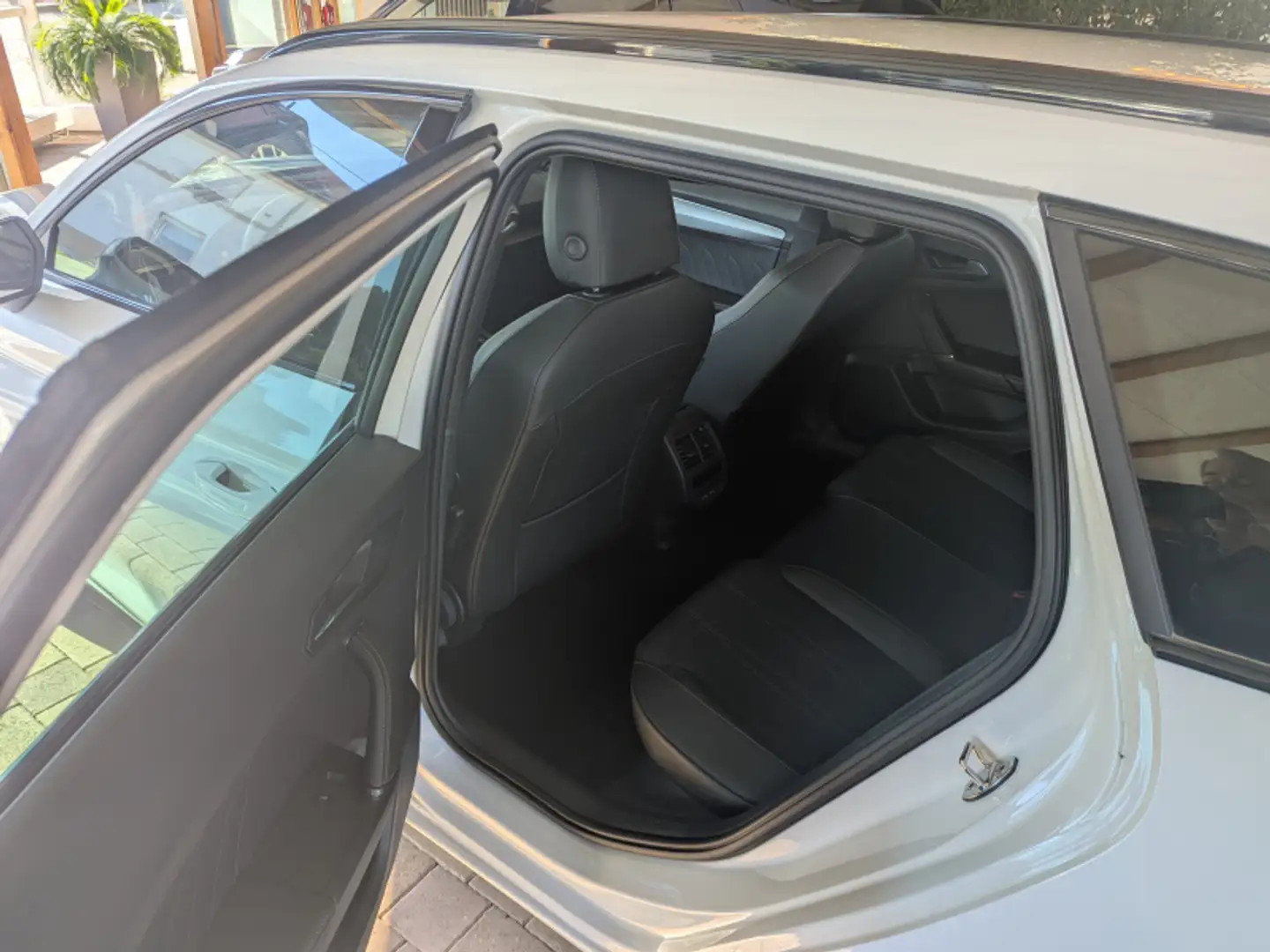 CUPRA Leon Leon Sportstourer  1,5 eTSI Weiß - 2