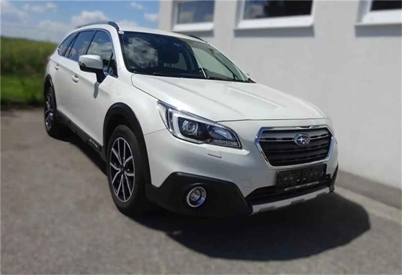 Subaru OUTBACK Outback Touring Wagon 2,0 D Comfort AWD CVT Weiß - 2