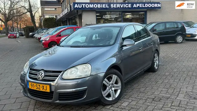Volkswagen Jetta 1.6 FSI Comfortline APK VERLOPEN *CLIMA*CRUISE*ELE