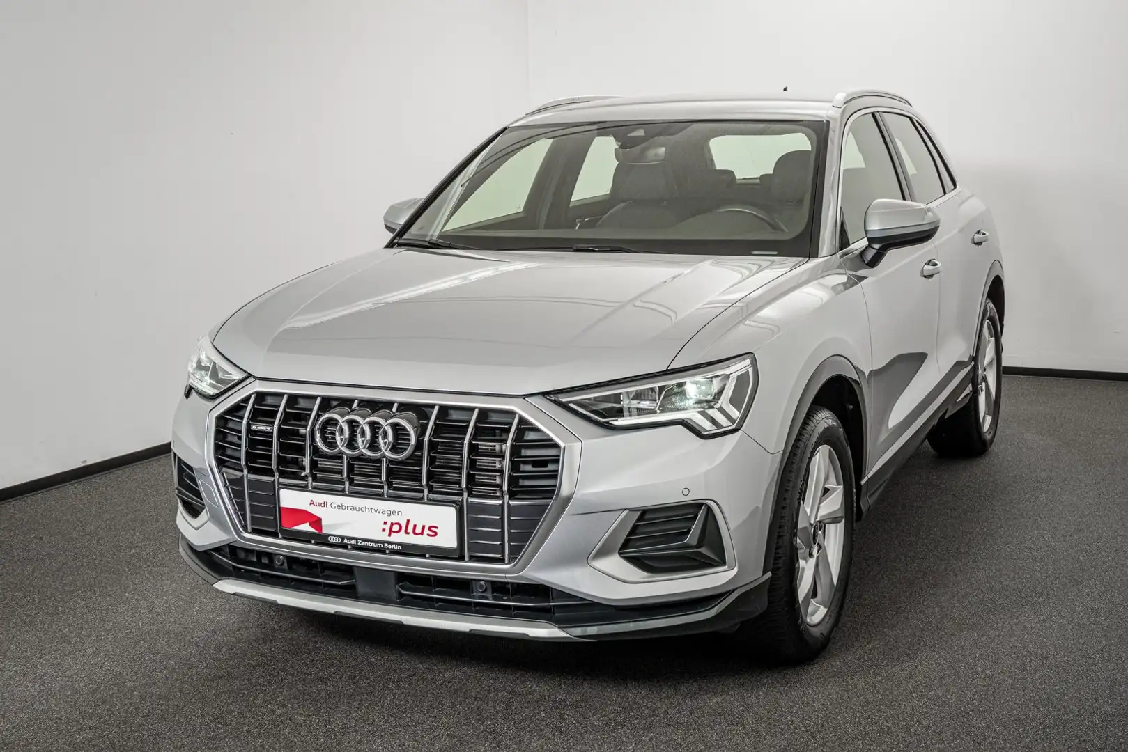 Audi Q3 advanced 40 TDI qu. S tr. VIRTUAL LED NAVI PD Zilver - 2