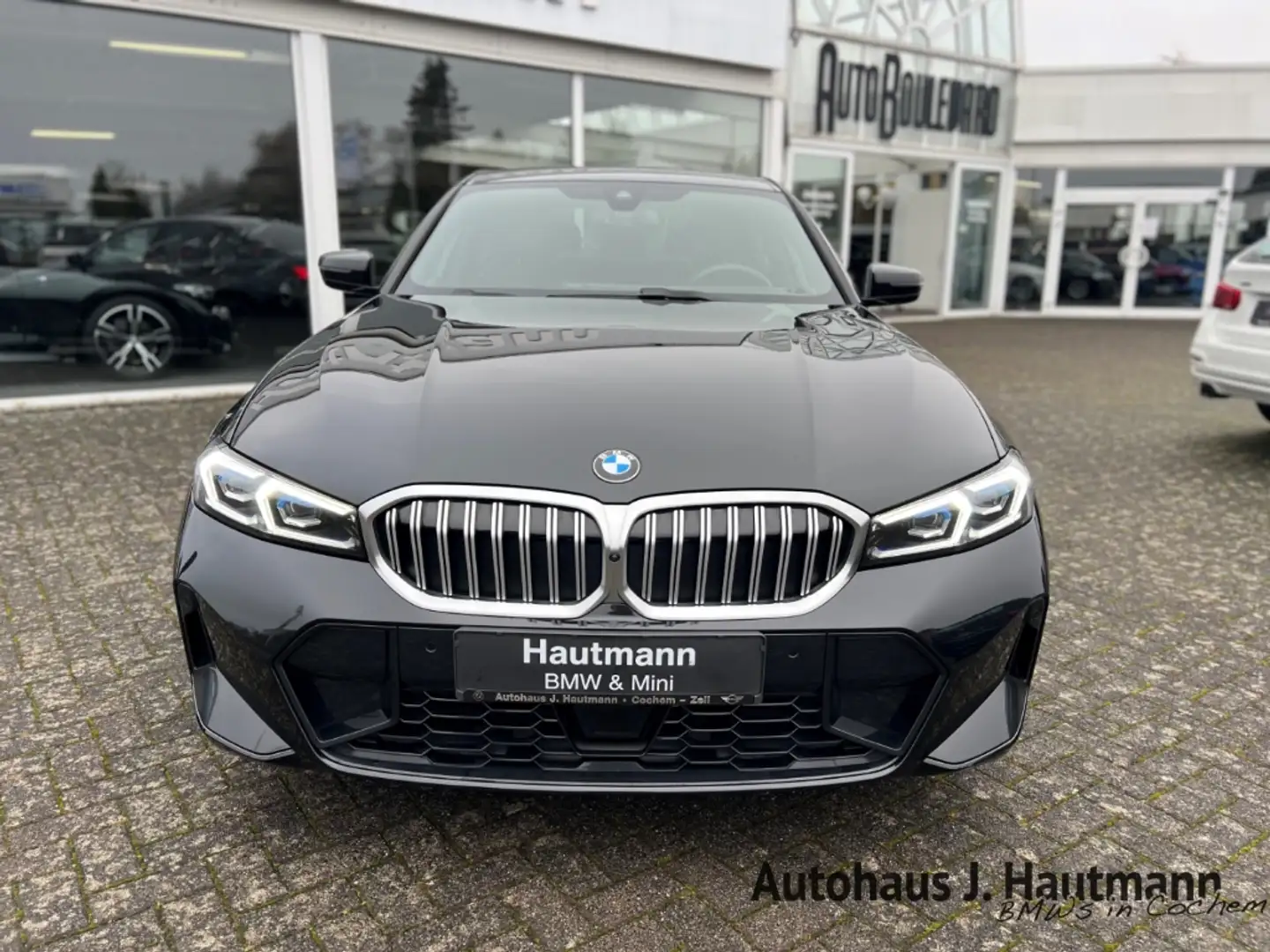 BMW 330 i xDrive M Sport +NP:76.429€+AHK+ACC+360°+HUP+ Schwarz - 2