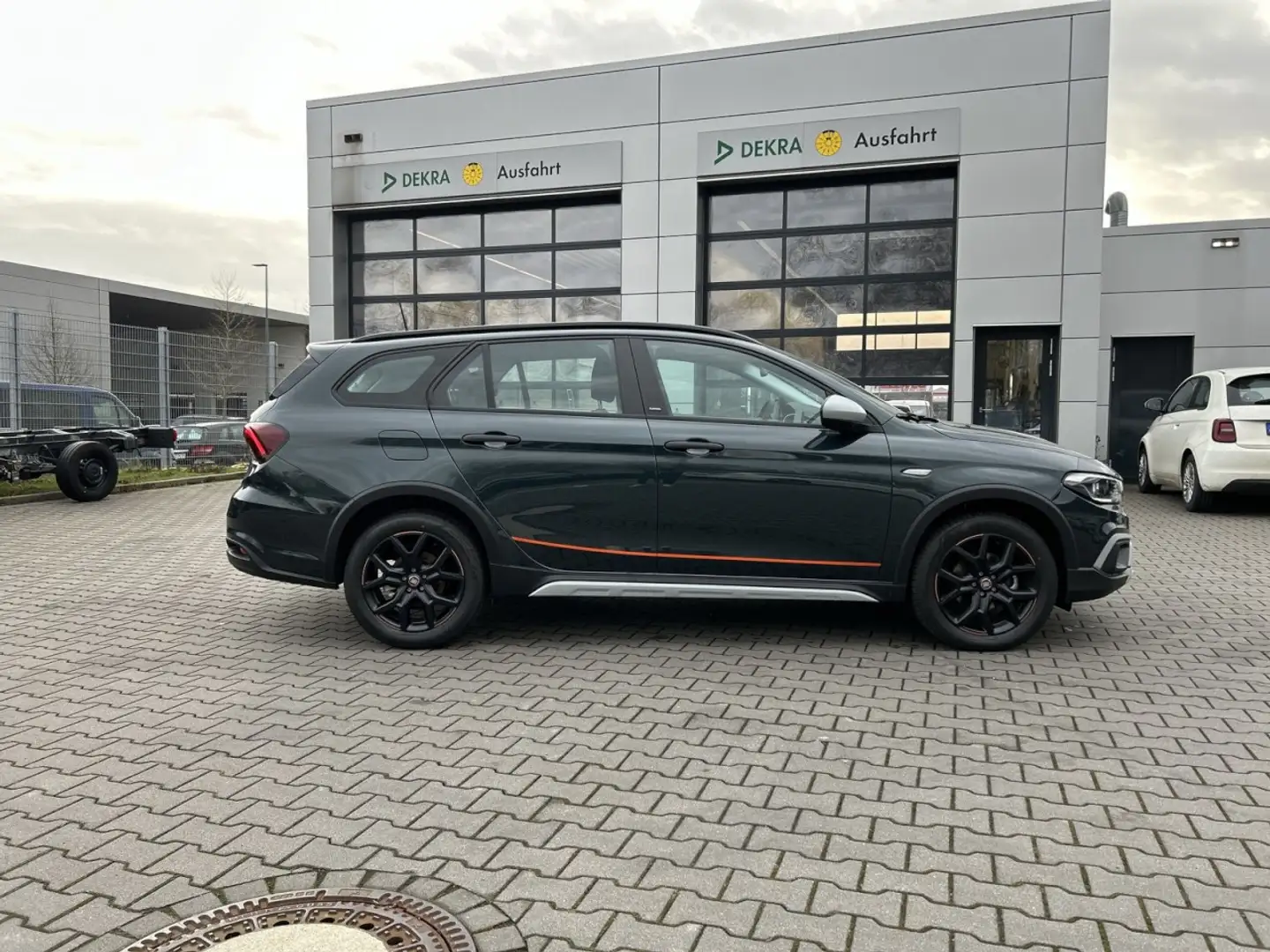 Fiat Tipo Kombi Cross GARMIN**ACC/Sensoren/Kamera** Vert - 2