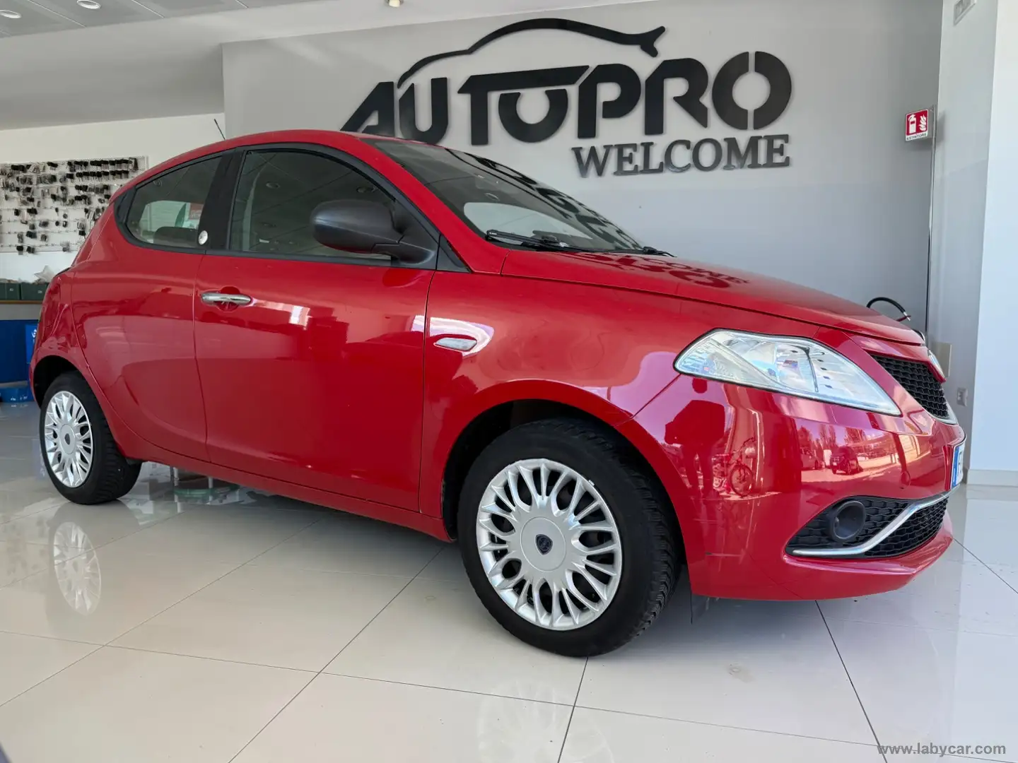 Lancia Ypsilon 1.2 69 CV 5p. GPL Ecochic Plat. Rosso - 2
