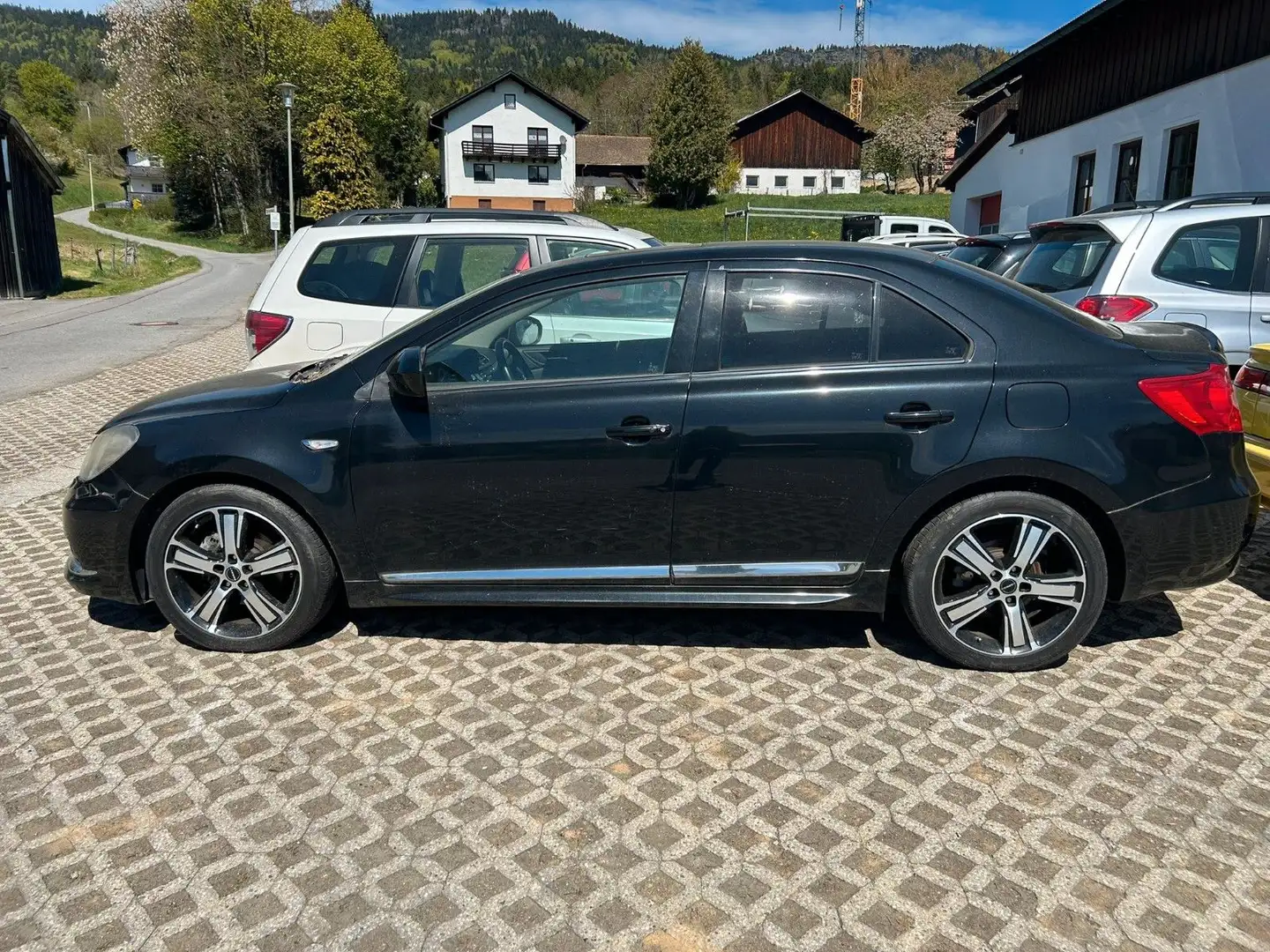 Suzuki Kizashi Sport 4x4 Schwarz - 2