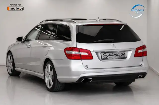 Mercedes-Benz E Class view 8