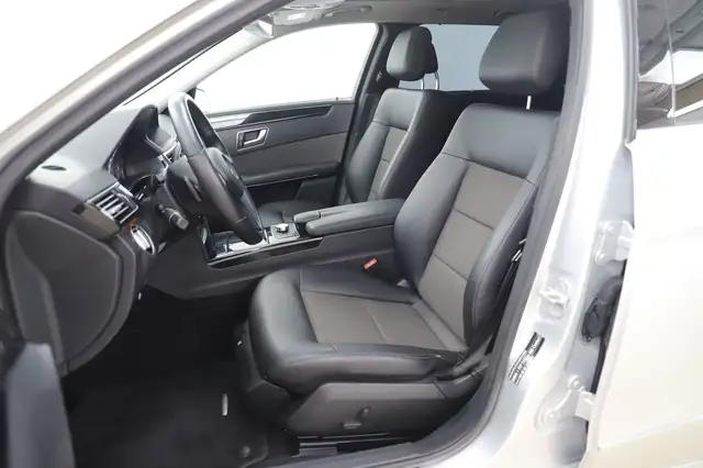 Mercedes-Benz E Class view 9