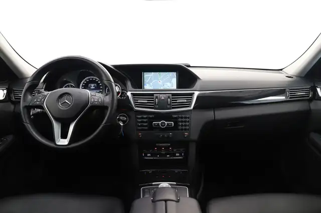 Mercedes-Benz E Class view 14
