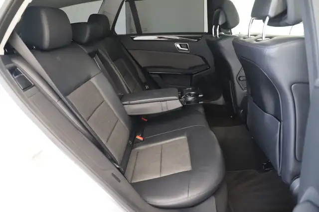 Mercedes-Benz E Class view 12