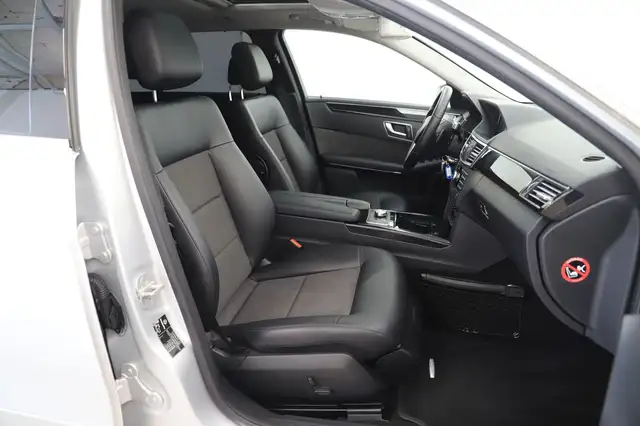 Mercedes-Benz E Class view 10