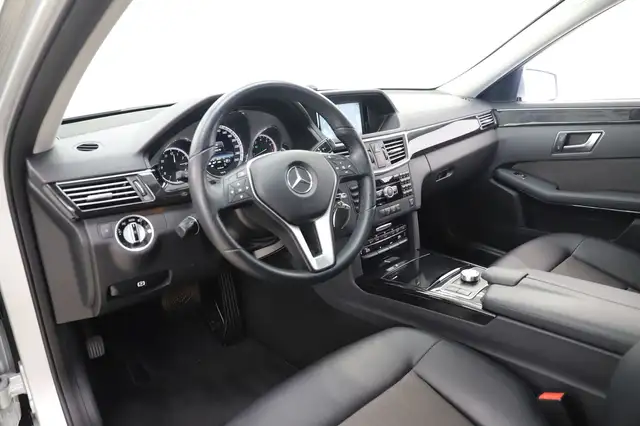 Mercedes-Benz E Class view 13