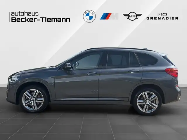 BMW X1 view 3