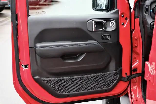 Jeep Wrangler view 14