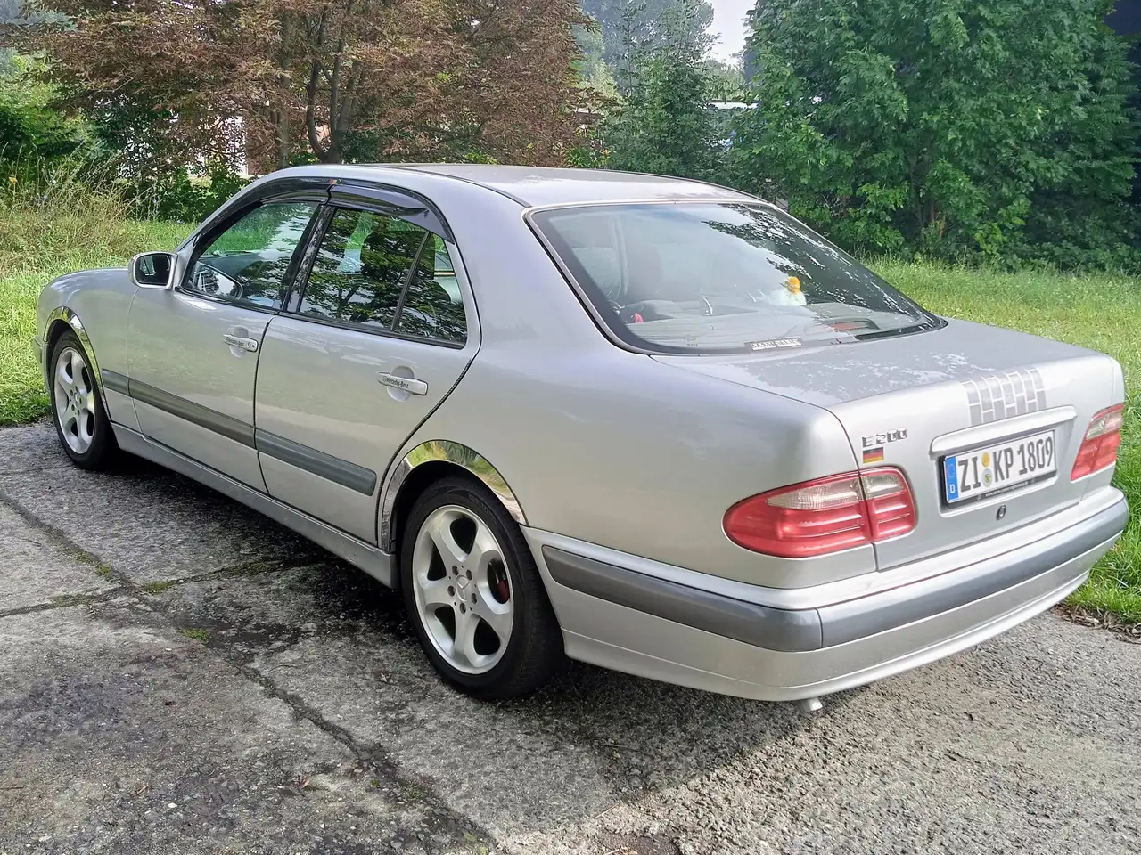Mercedes-Benz E 200 Classic, foto 2