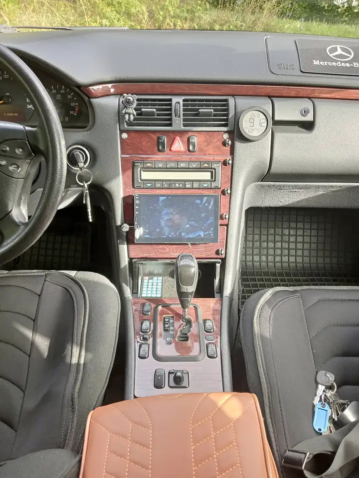 Mercedes-Benz E 200 Classic, foto 8