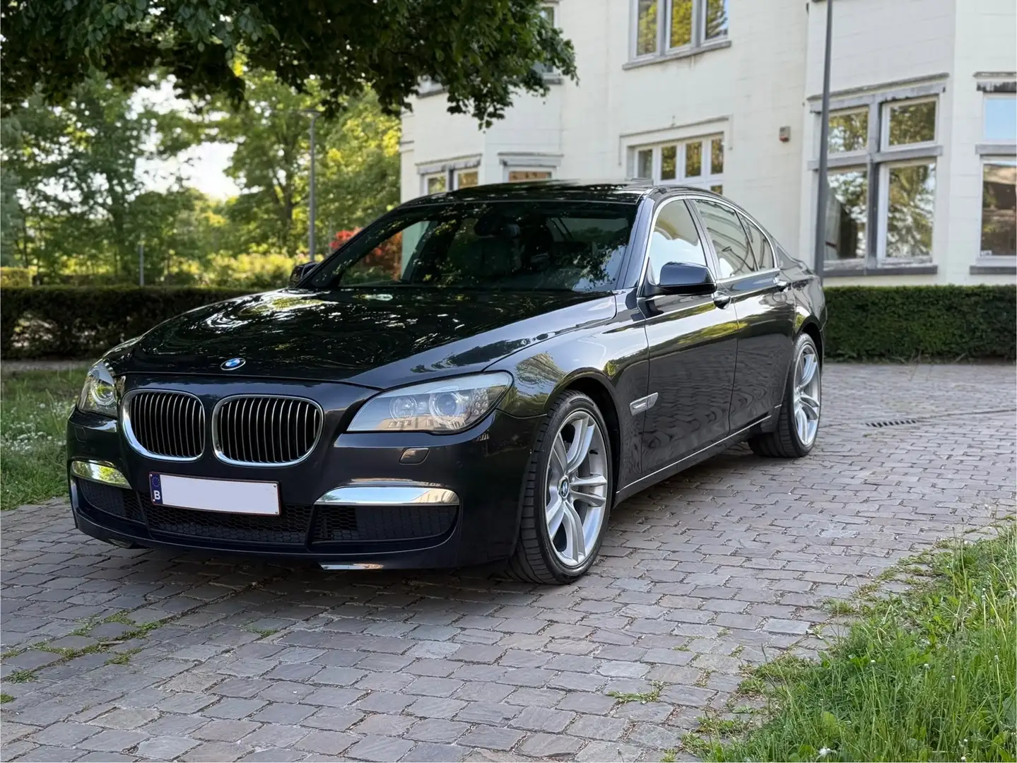 BMW 730 DA - Soft Close - Keyless - Cam 360° - (...) Šedá - 2