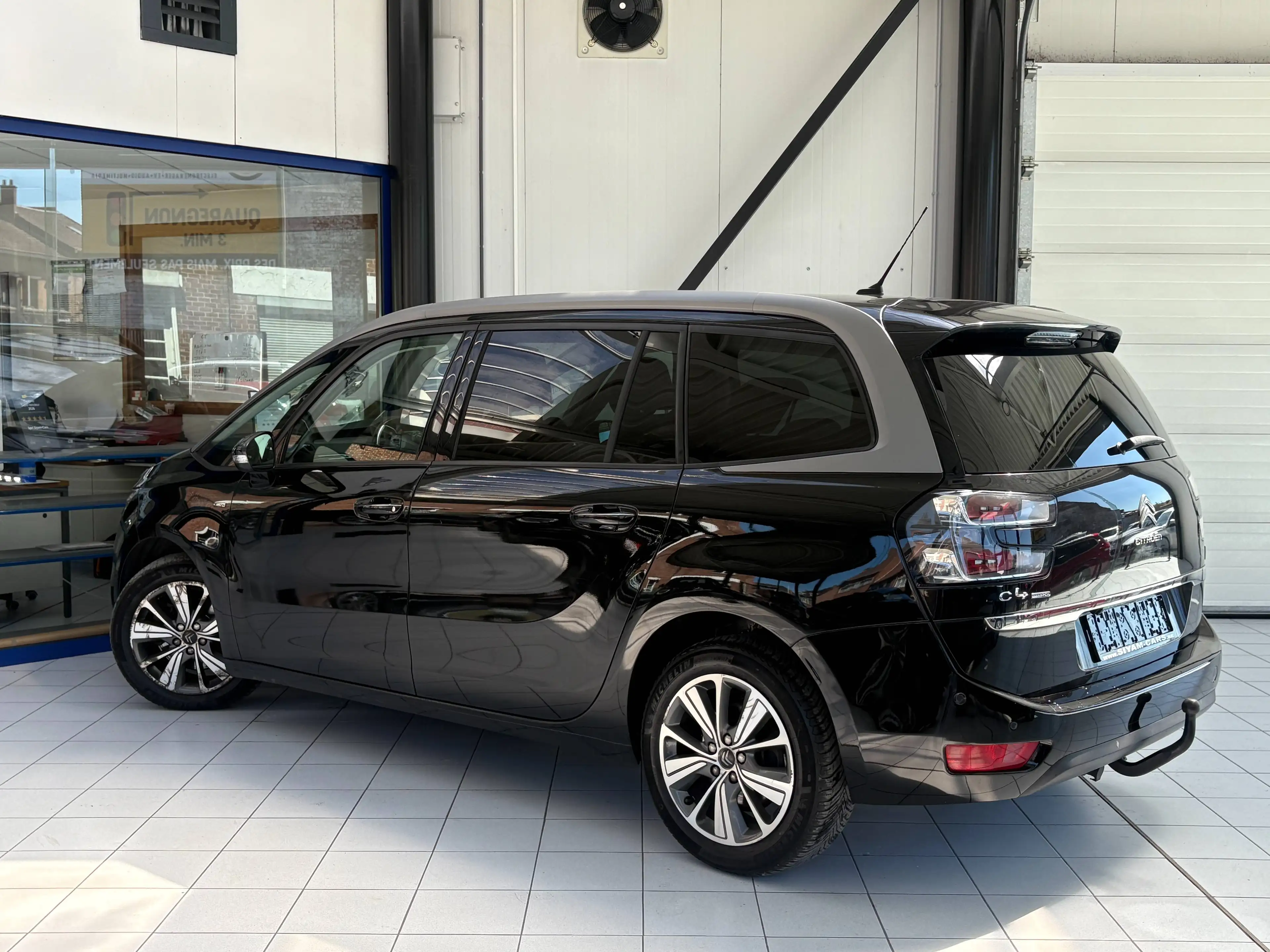 Citroen Grand C4 Picasso 2.0 HDi *EXCLUSIVE * CUIR * GPS * CAMERA * PDC * JANTES * EURO 6* — photo 3