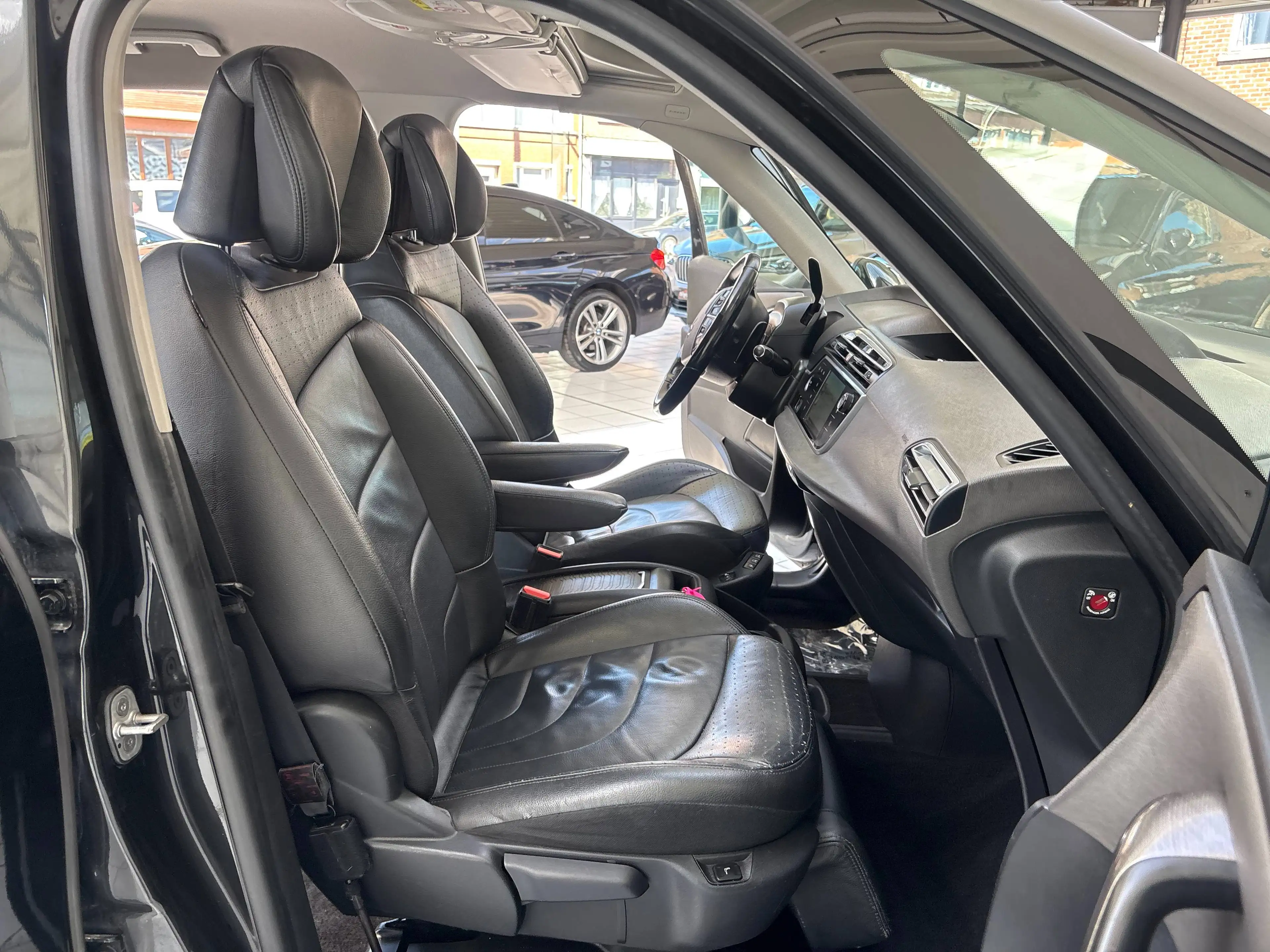Citroen Grand C4 Picasso 2.0 HDi *EXCLUSIVE * CUIR * GPS * CAMERA * PDC * JANTES * EURO 6* — photo 13