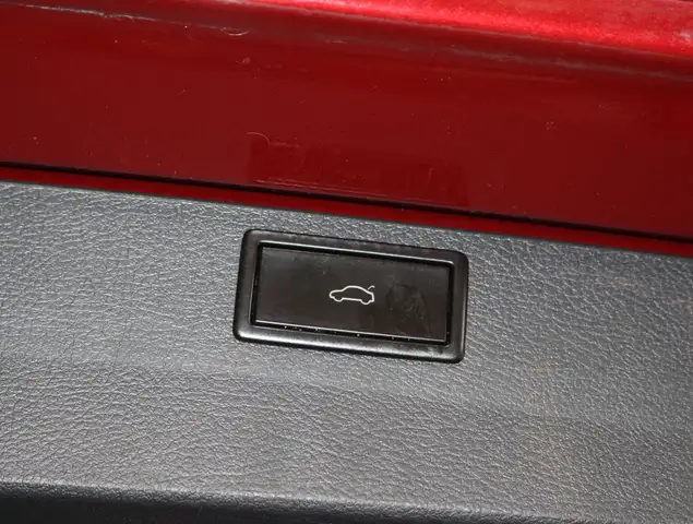 Volkswagen Multivan view 8