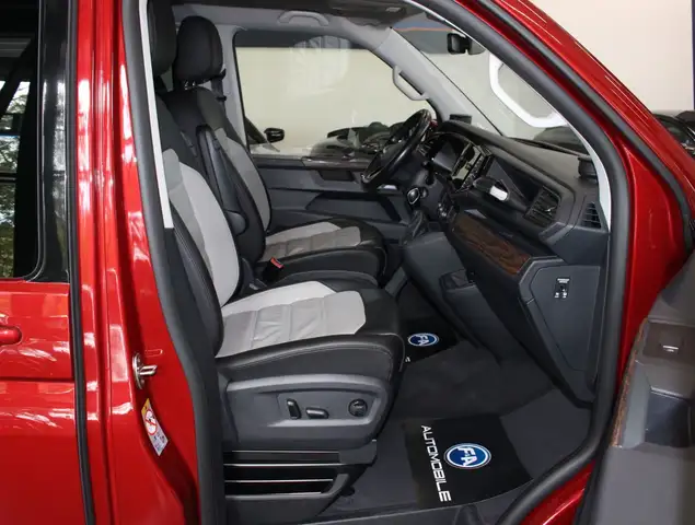 Volkswagen Multivan view 9