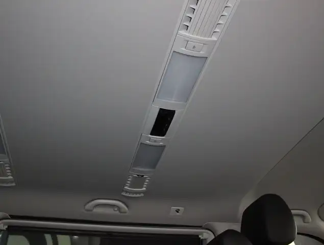 Volkswagen Multivan view 14