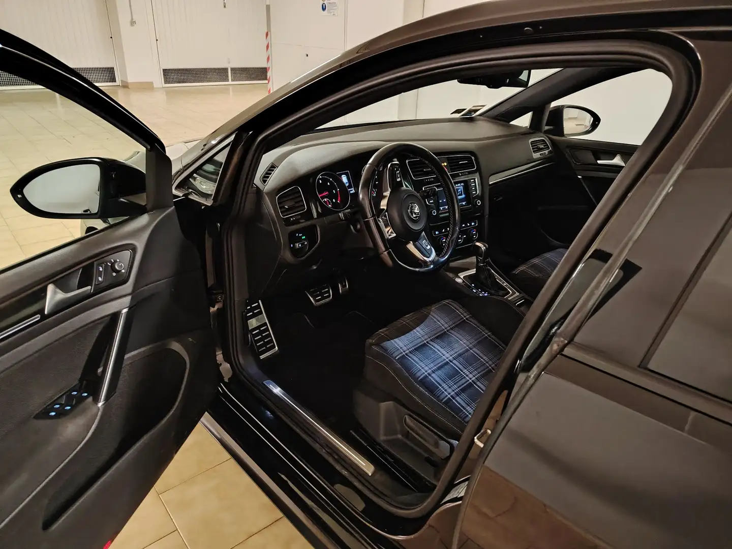 Volkswagen Golf GTD Noir - 2