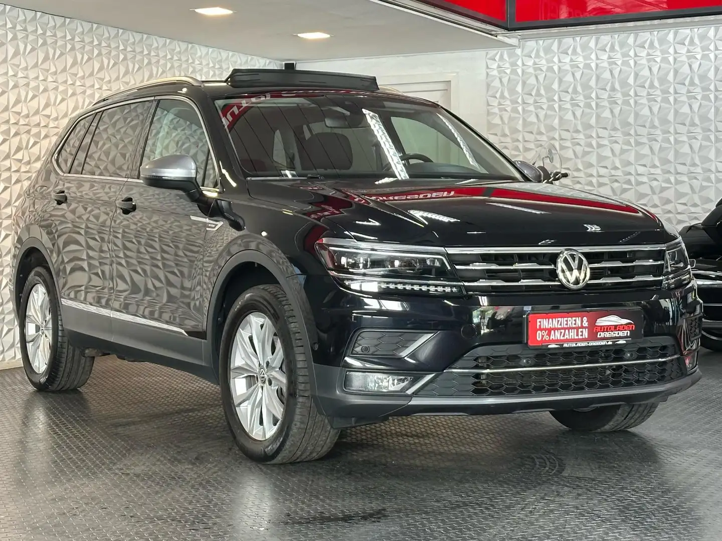 Volkswagen Tiguan Allspace 2.0TDI HIGHLINE 4M LED#HUD#PANO Zwart - 2