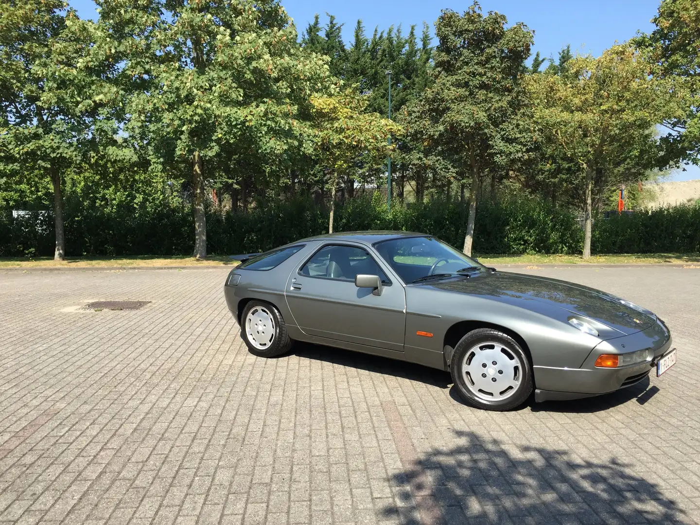 Porsche 928 S4 BVA Grijs - 1