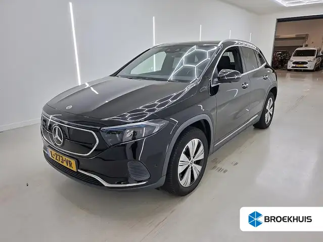 Mercedes-Benz EQA 250 Business Solution Luxury 67 kWh | Panoramadak | St
