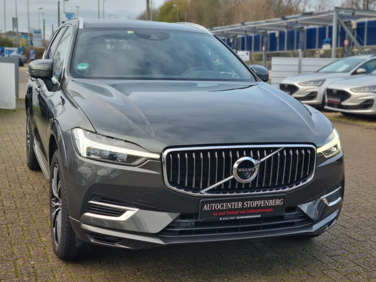 Volvo XC60 Inscription AWD/Pano/Navi/Leder/AHK/Garanti Grijs - 2