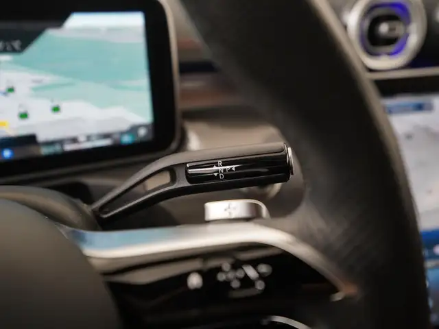 Mercedes-Benz C-Class view 11