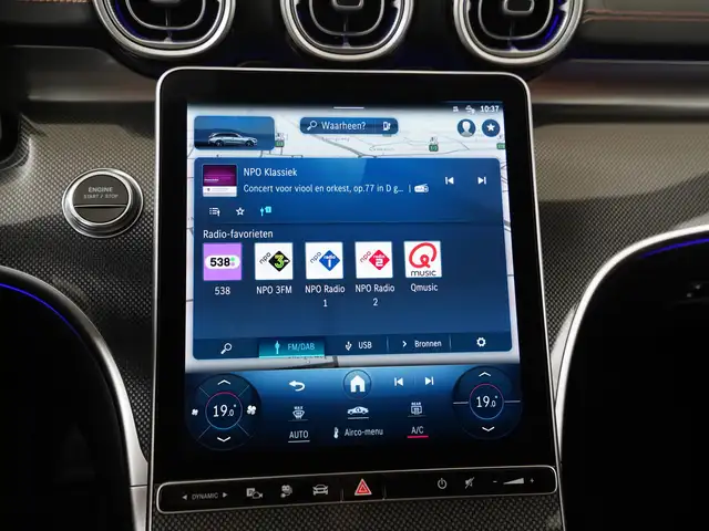 Mercedes-Benz C-Class view 13