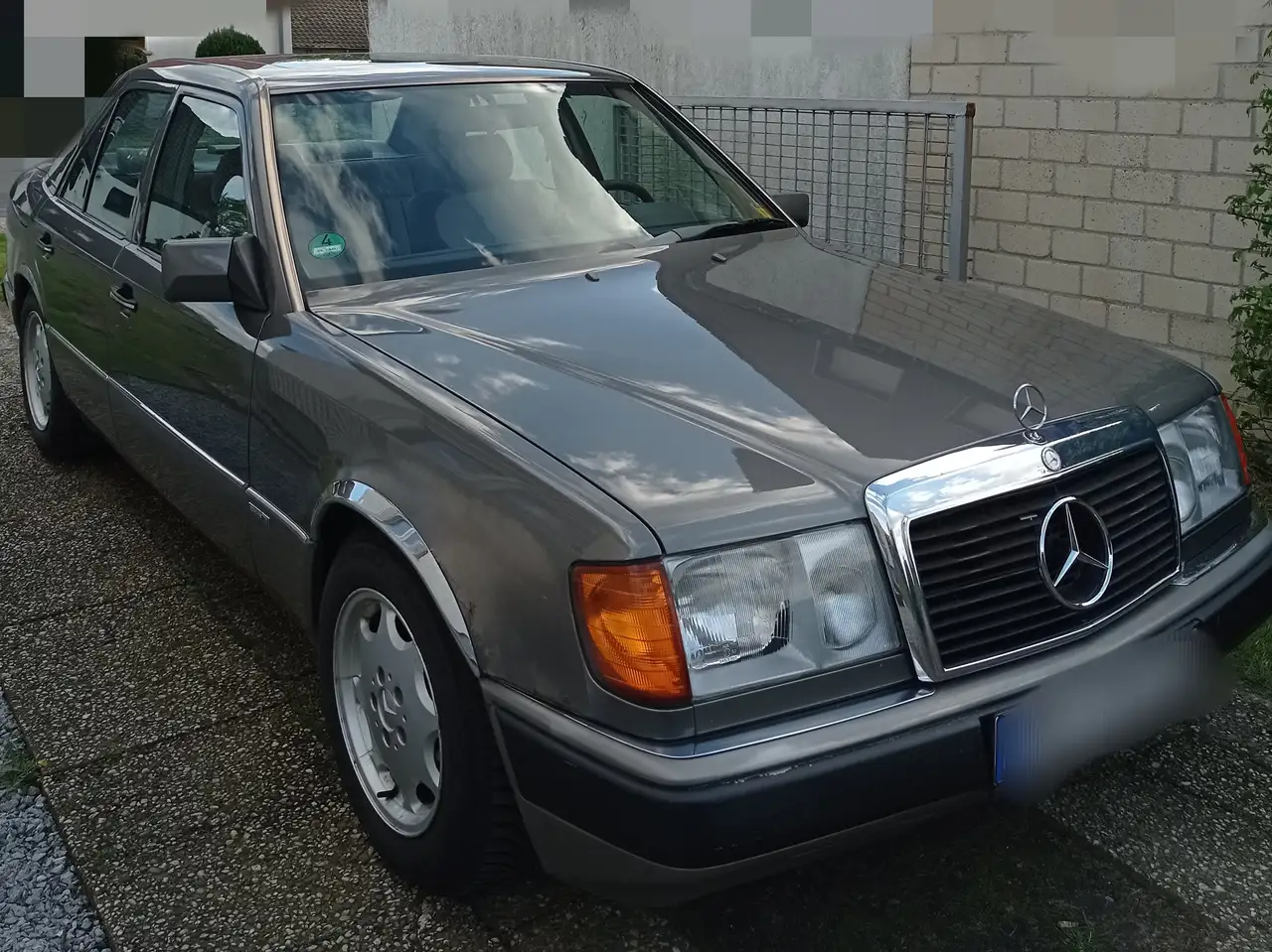 Mercedes-Benz E 230