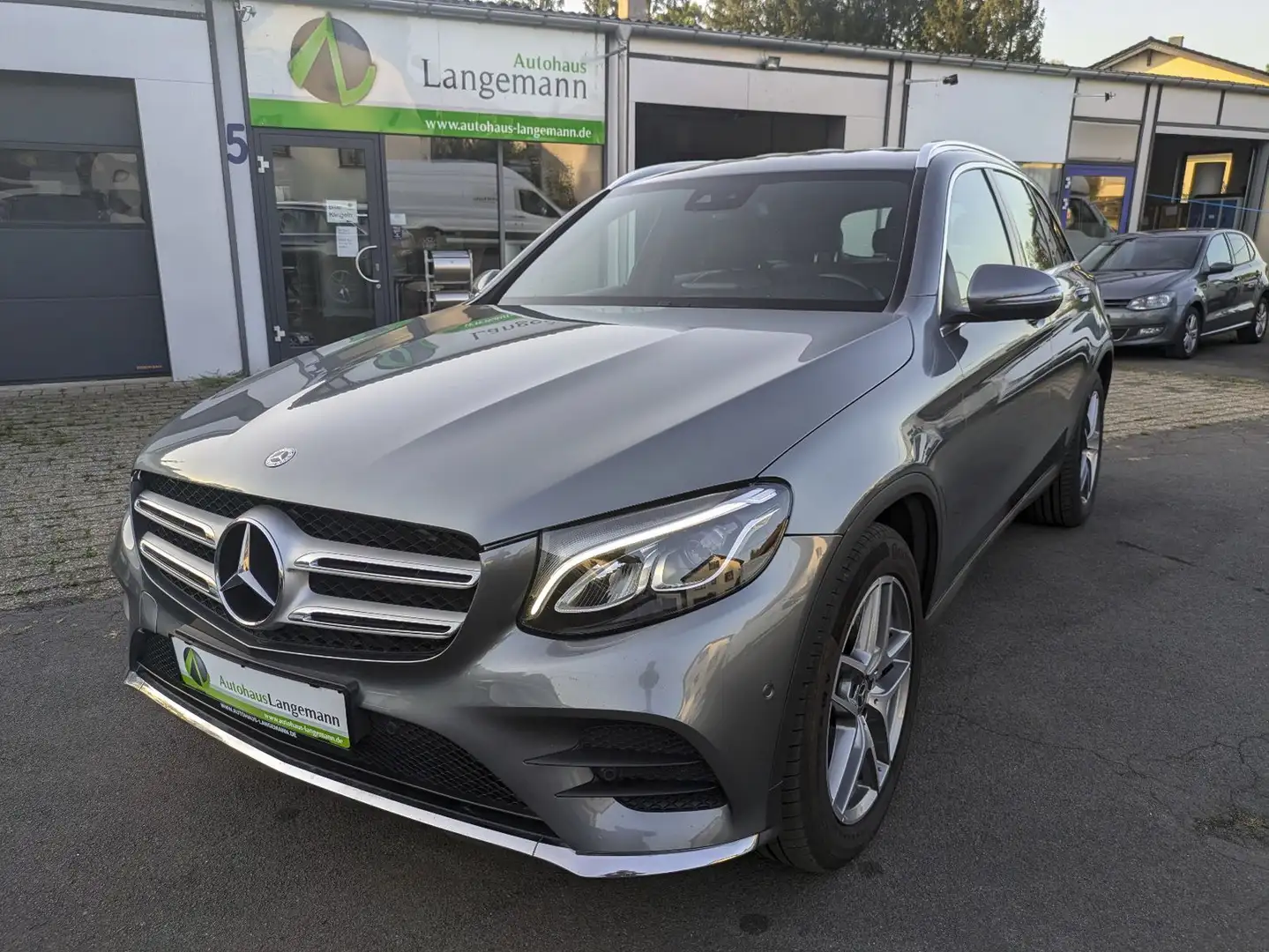 Mercedes-Benz GLC 350 d 4Matic AMG DYNAMIK KAMERA NAVI TEMPOMAT Grau - 2