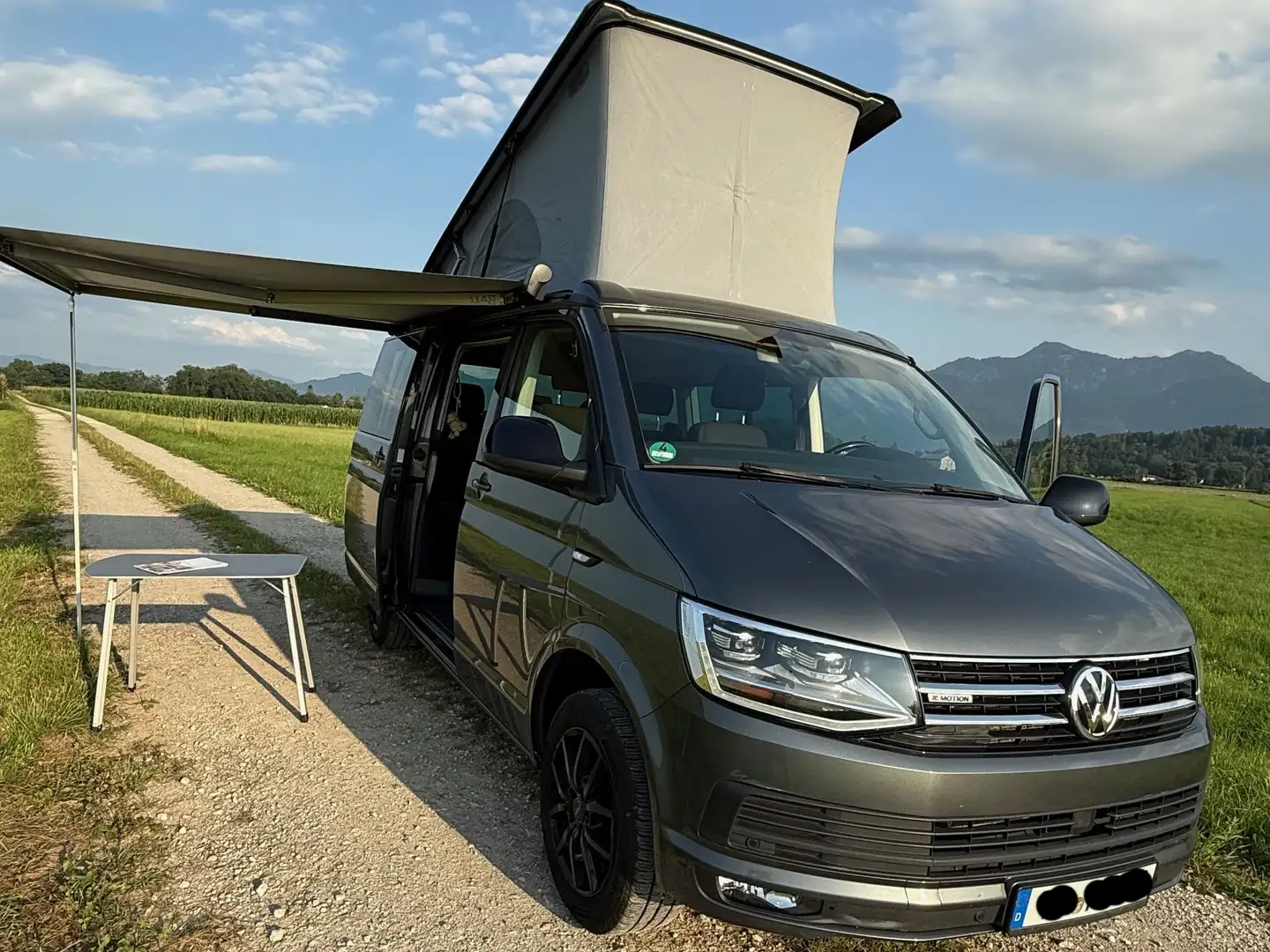 Volkswagen T6 California California Beach Edition T6 4MOTION DSG Grau - 1