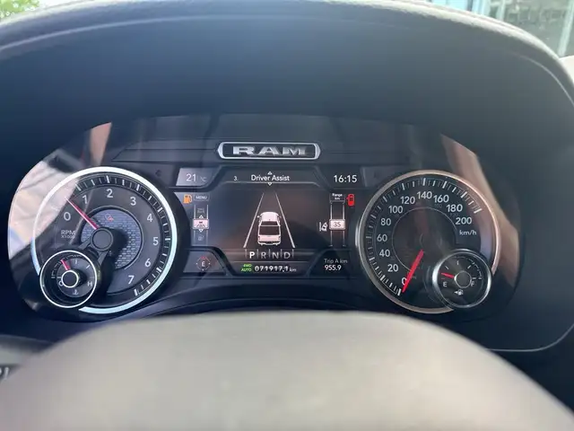 Dodge RAM LKW Quad Cab Laramie V8 6-SITZER Ansicht 9