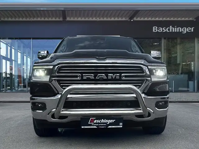 Dodge RAM LKW Quad Cab Laramie V8 6-SITZER Ansicht 3